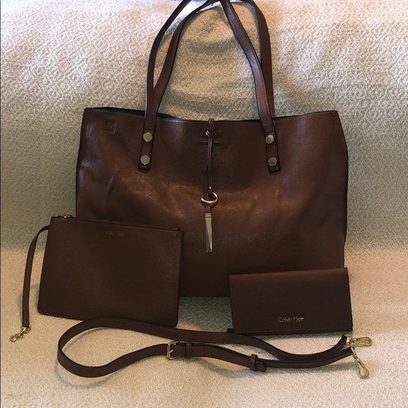 Calvin Klein Handbags - CALVIN KLEIN REVERSIBLE TOTE & WALLET
